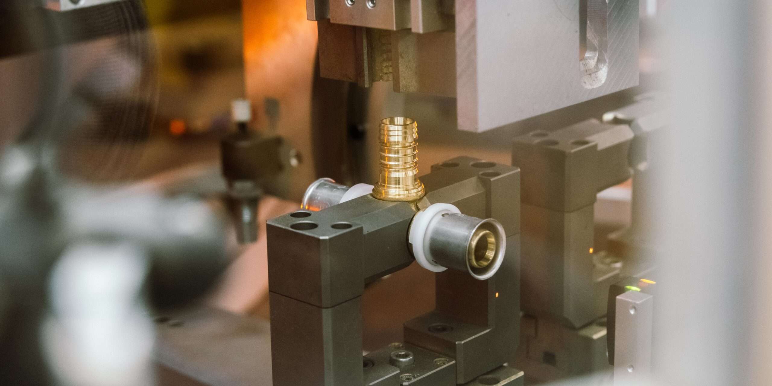 Comisa We produce plumbing and heating components since 50 years | Comisa